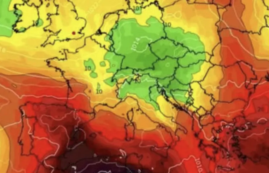 Mini Heatwave Set to Hit London This Week - UK News in Pictures